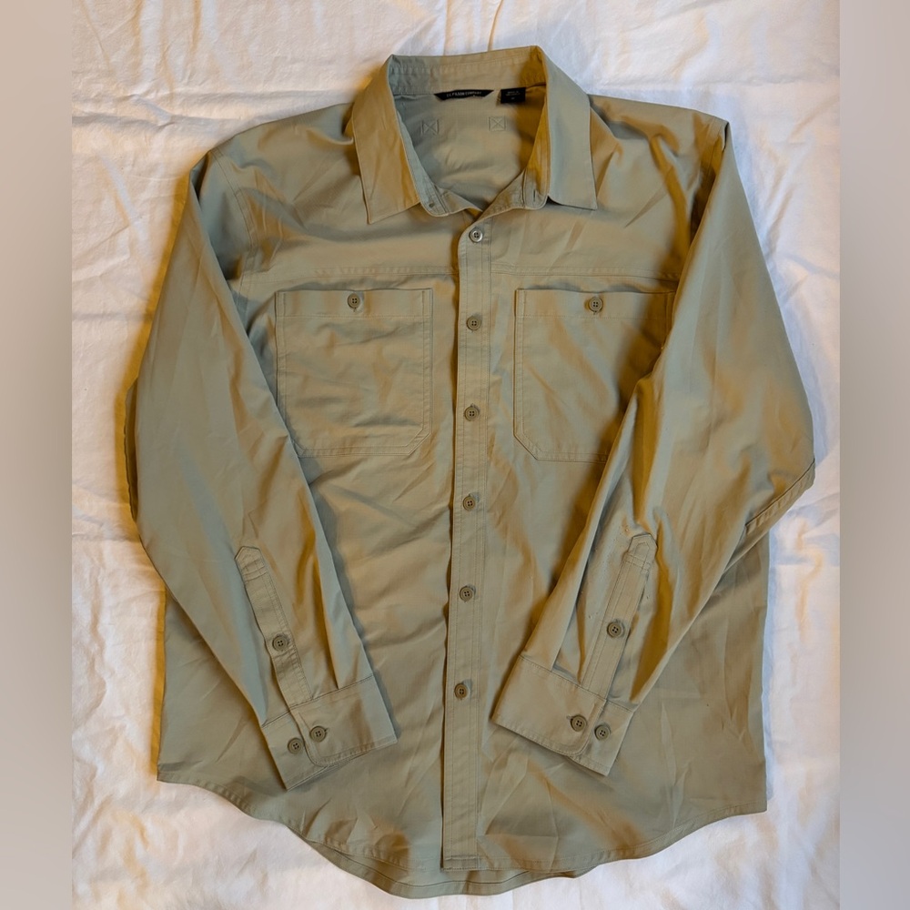 Filson Men's Casual Button-Down Shirt in Olive/Tan
